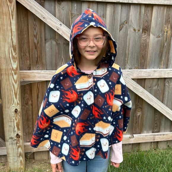 Cape With Slouchy Hood Youth One Size Fits Most Ages 6-10 S’mores Campfire Camp - Picture 1 of 3